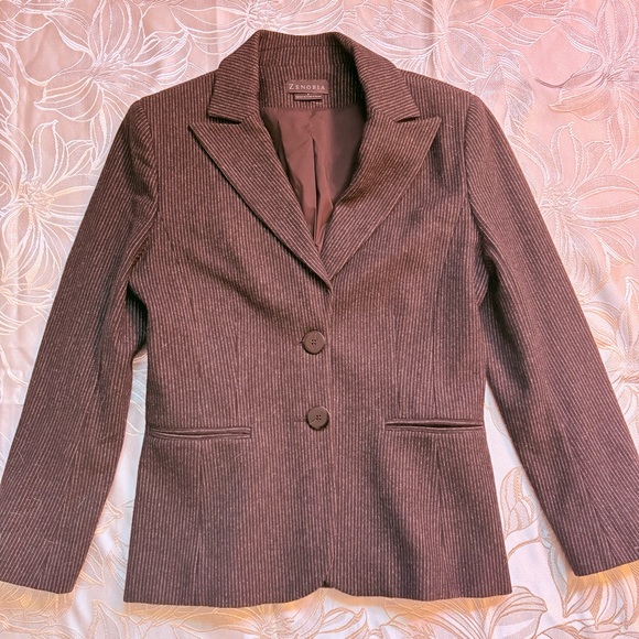 Zenobia Jackets & Blazers - ZENOBIA Grey and White Pin-Striped Wool Blazer in a Women's Size 6